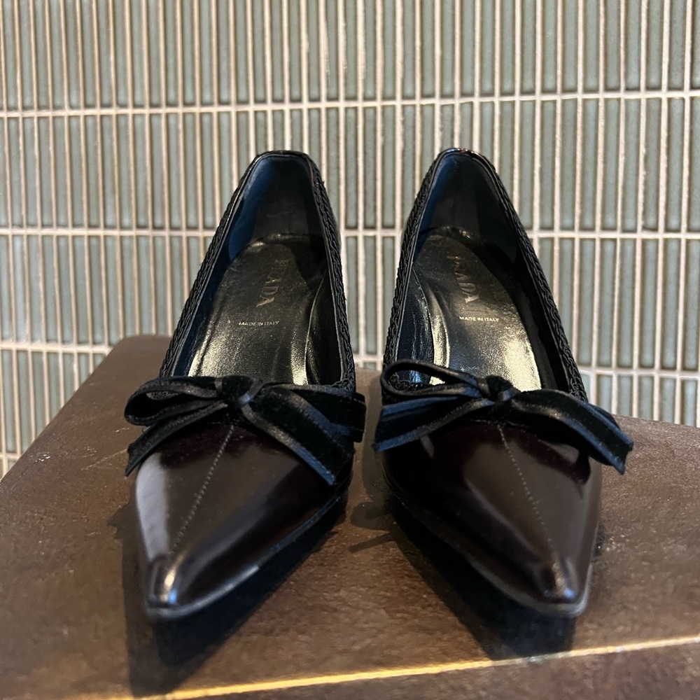 FW2010 Brown prada pump with bow
